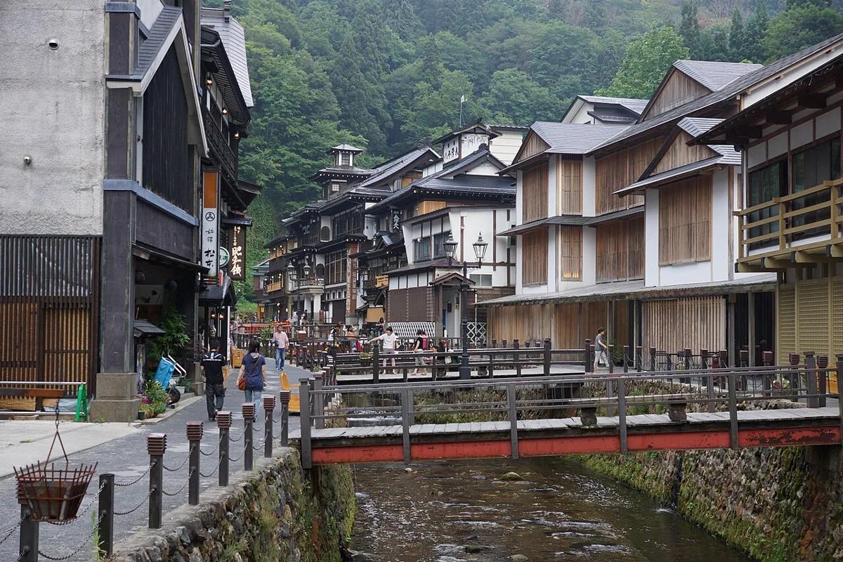 銀山溫泉街